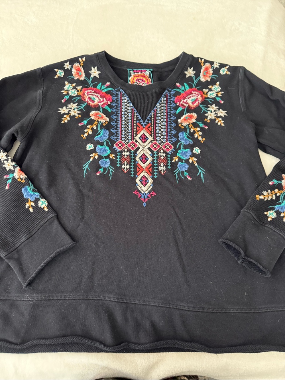 Johnny Was Women’s Medium Black Embroidered Sweatshirt D99